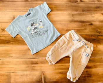 Ensemble tee shirt et jogging beige 6 mois