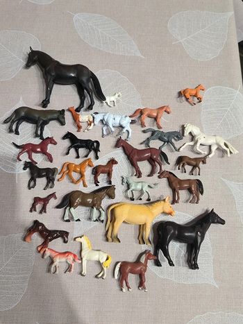 Lot 28 chevaux figurine plastique et PVC