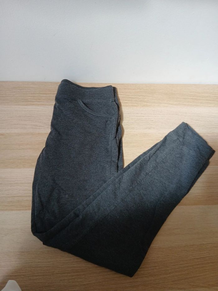 Lot 5 vêtements fille 14/16ans 1 tee-shirt, 2 pantalons et 2 pulls - photo numéro 7
