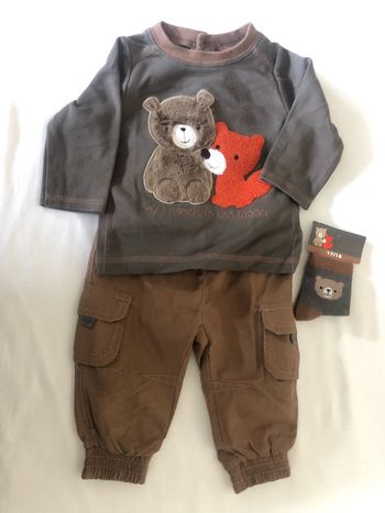 Ensemble + chaussettes assorties taille 6 mois