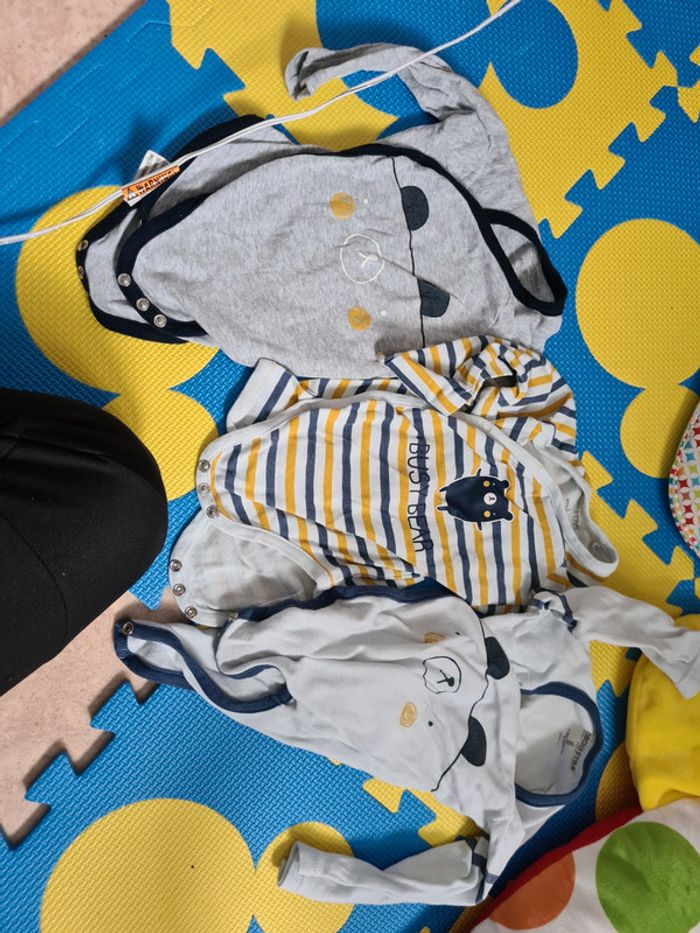 Lot body 6 mois