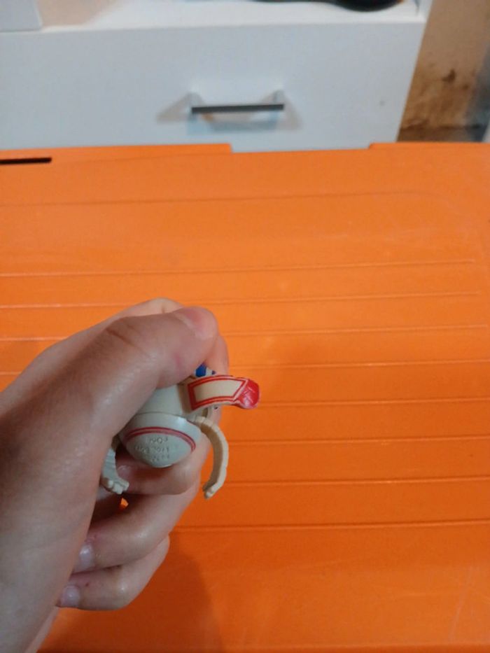 Pyjamask figurine yoyo et un robot - photo numéro 8
