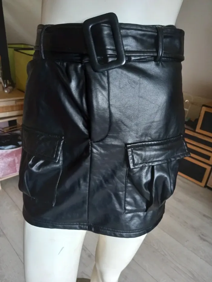 Jupe originale taille 38 - photo numéro 2