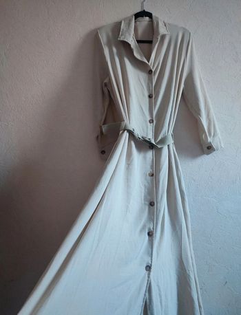 Robe longue et fluide avec ceinture TU