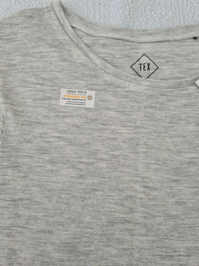 Lot de 2 T-shirts neufs - photo numéro 5