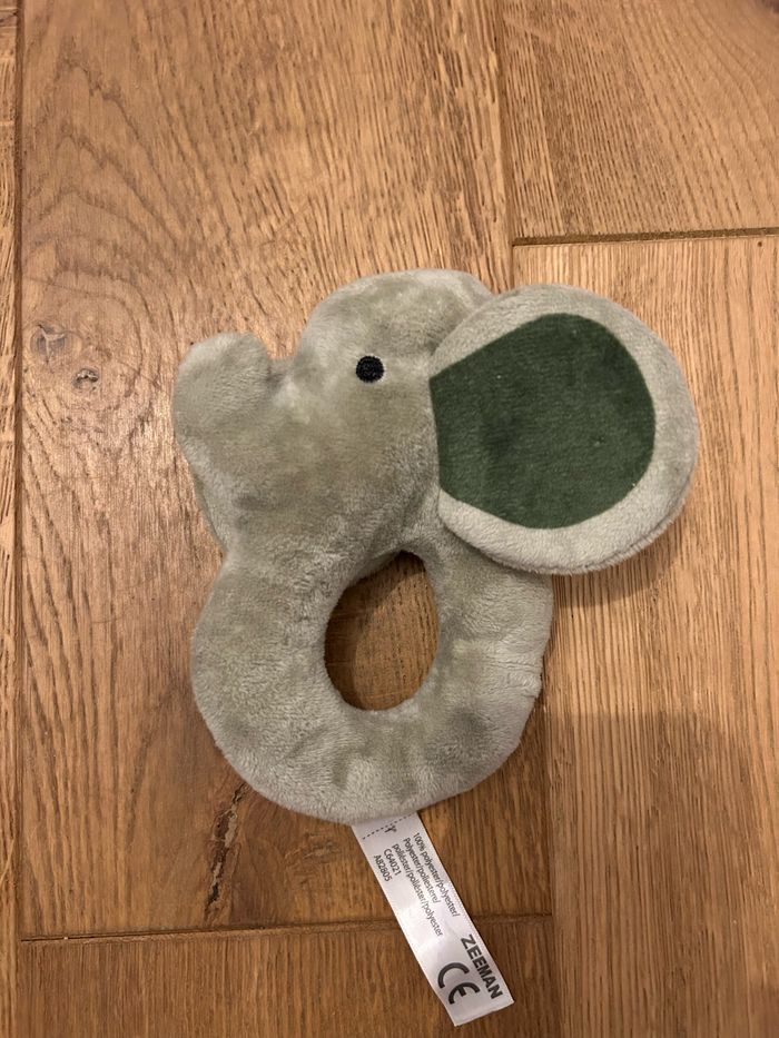 Hochet peluche éléphant