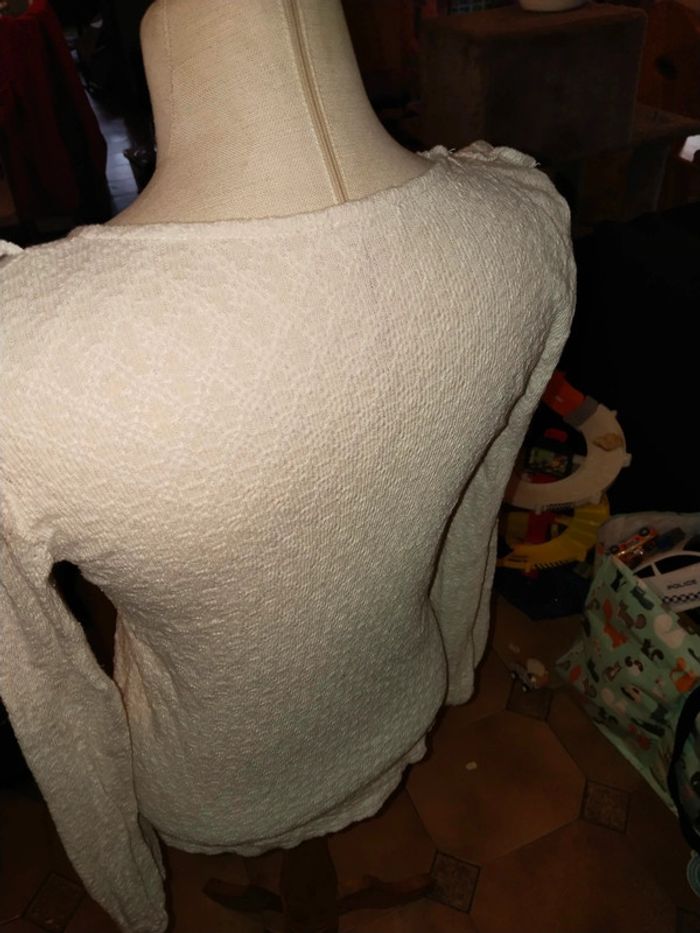 Pull a volants blanc - photo numéro 3