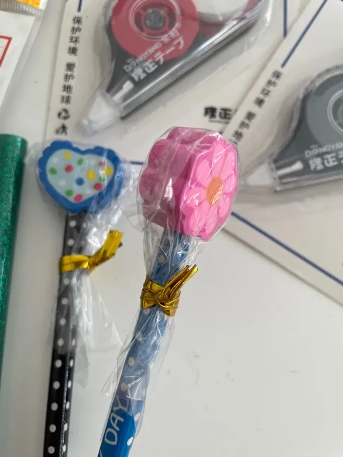 Mini set de rentrée : correcteurs, crayons, gomme, étiquettes - photo numéro 2