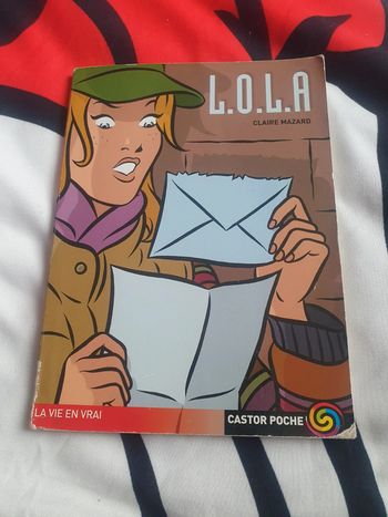 Lola livre de poche