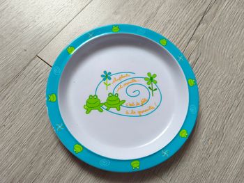 Assiette grenouille.