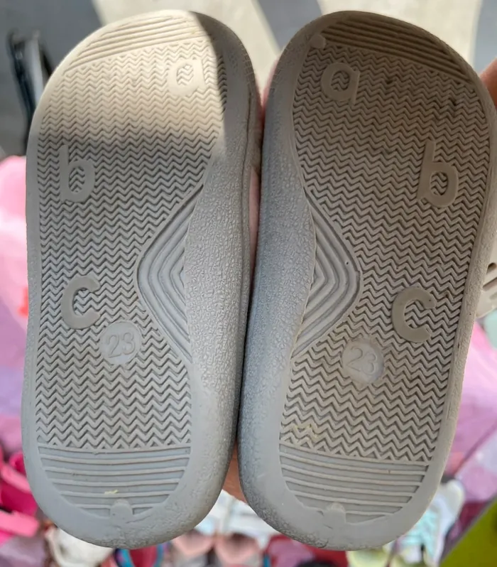 Chaussons fille taille 23 - photo numéro 4