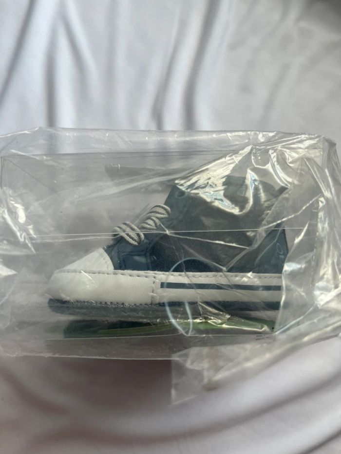 Chaussure bébé enfant taille 1/6 mois