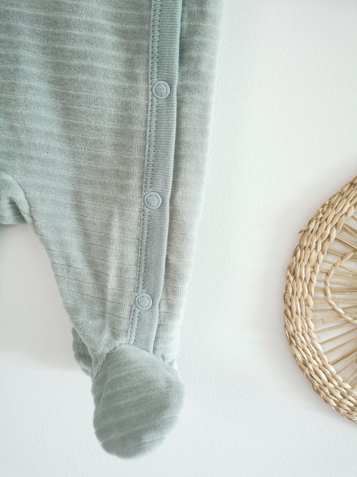 Pyjama velours vert céladon côtelé Kiabi 1 Mois - photo numéro 4