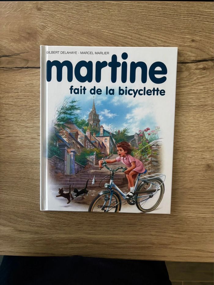 Livre Vintage Martine fait de la bicyclette pour Enfants