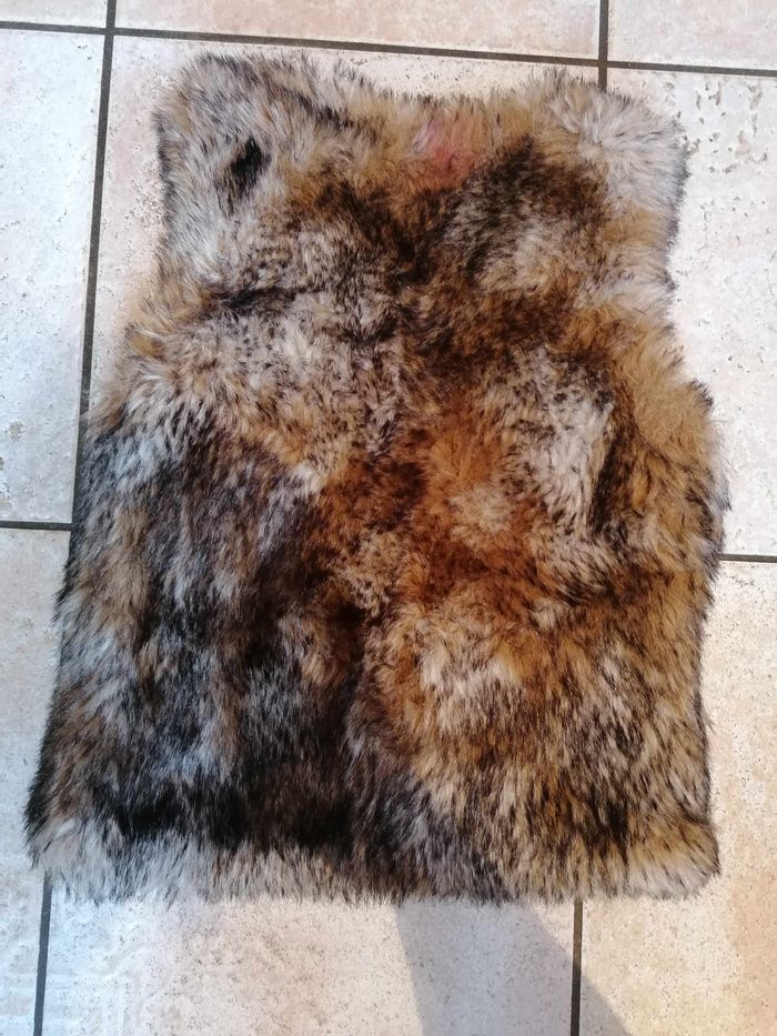 Haut sans manches fausses fourrures - photo numéro 2