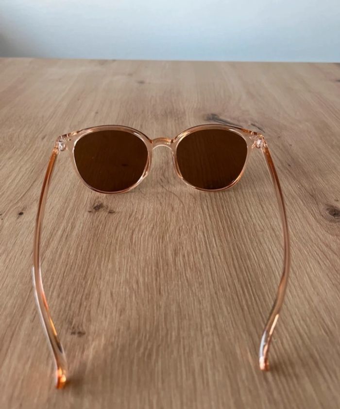 Lunettes de soleil femmes neuves - photo numéro 4
