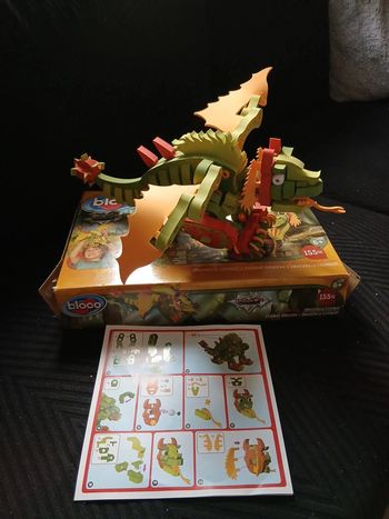 Jeu bloco dragon de combat