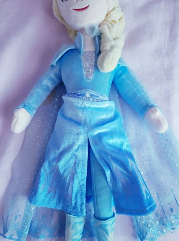 Poupée la reine des neige - photo numéro 4