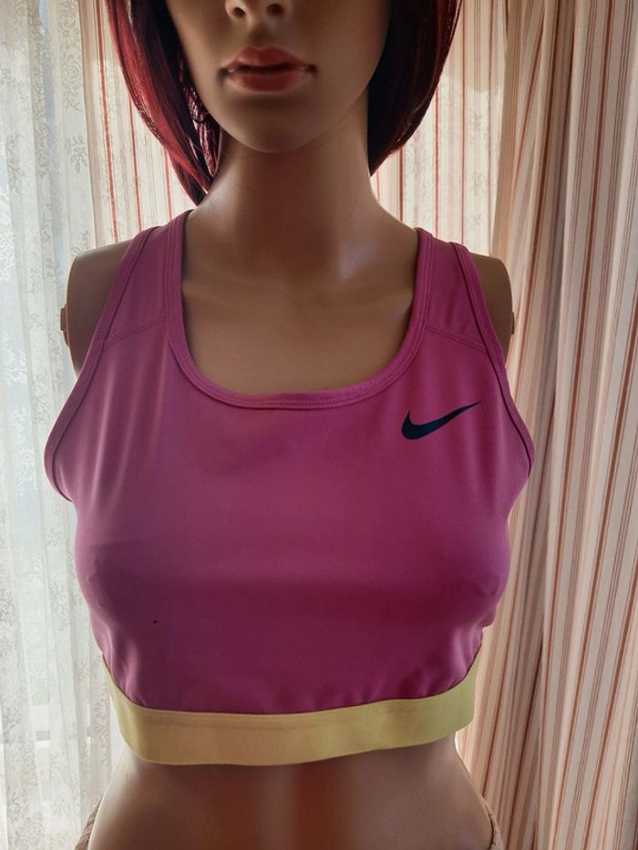 Jolie Brassière de sport Nike taille L - photo numéro 3