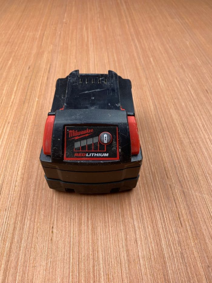 Batterie Milwaukee 5ah m18 réviser - photo numéro 3