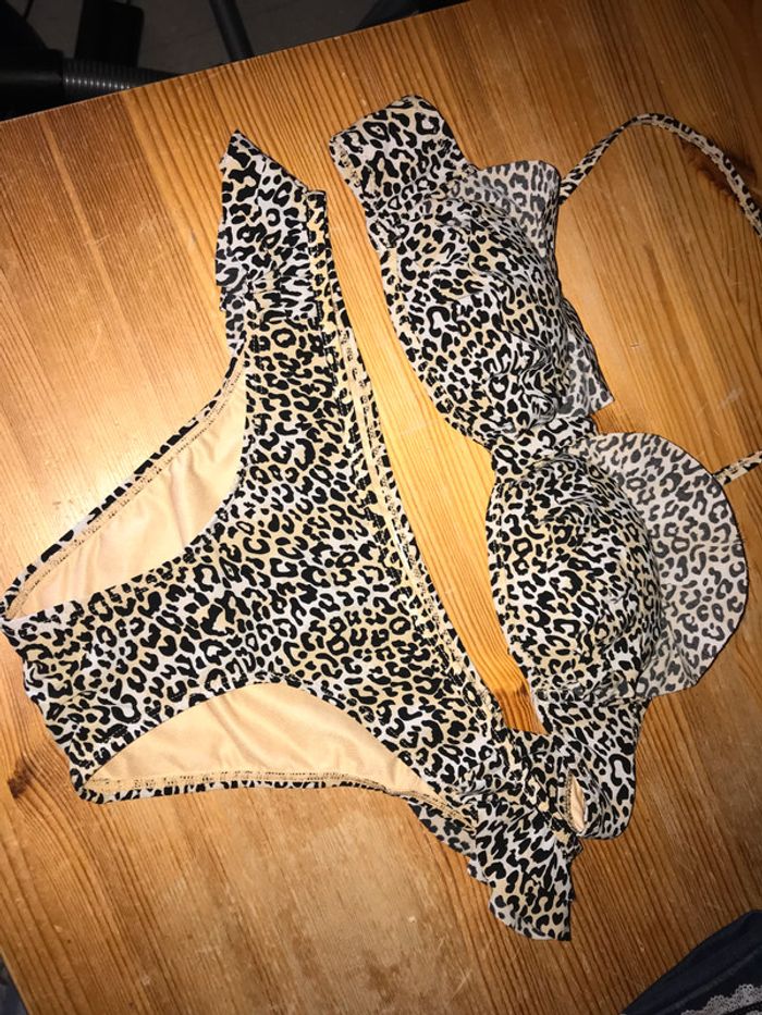 Maillot de bain 2 pièces léopard état neuf taille 38