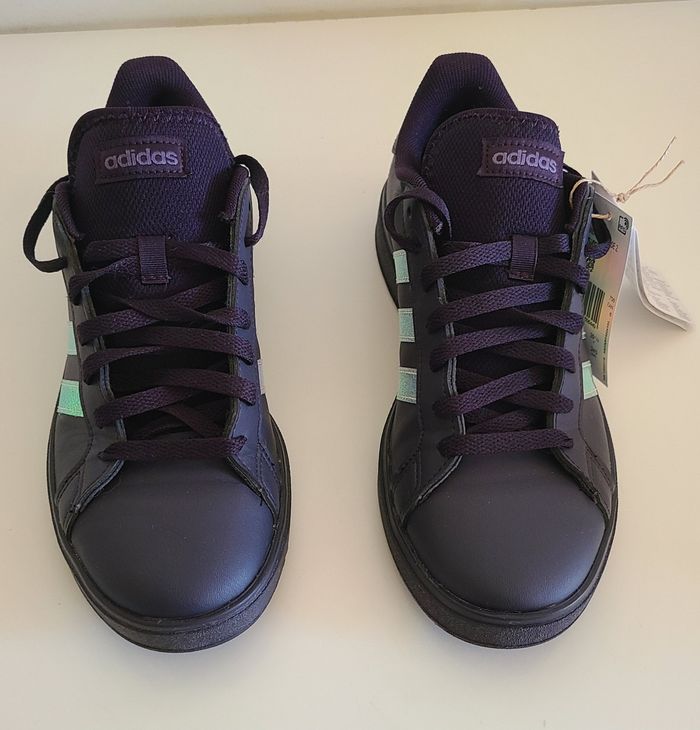 Basket Adidas neuve - photo numéro 2