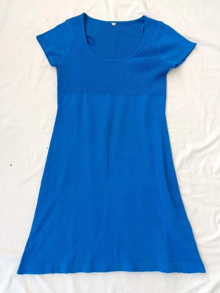 Petite robe en maille bleue taille 36 - photo numéro 2