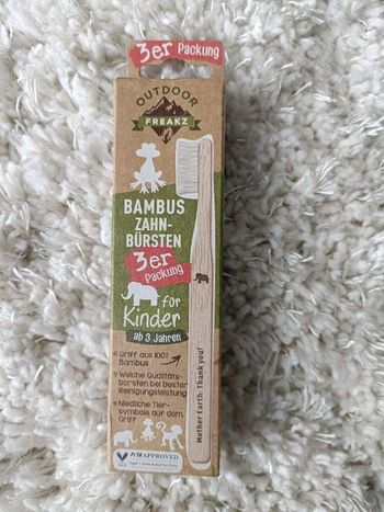 3 petites brosses à dents en bambou à utiliser à partir de 3 ans