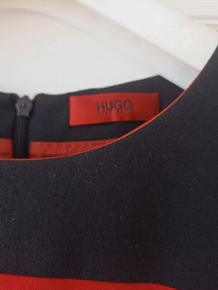 Magnifique robe Hugo Boss T 40/42 - photo numéro 4