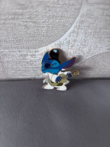 Pins Stitch Elvis 