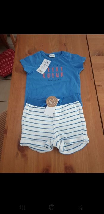 Lot short et  T shirt Tape à l'oeil 9 mois