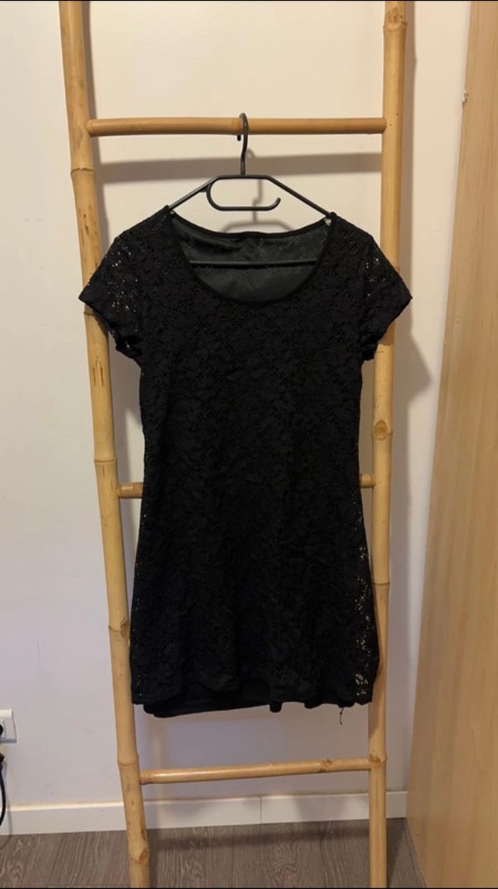 Robe en dentelle noire