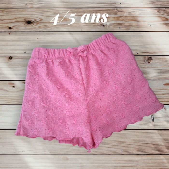 Short rose à motifs