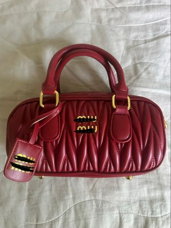 Sac rouge miumiu