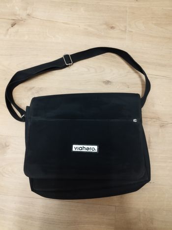 Sac marque Viahero dimension 35 cm x 35 cm