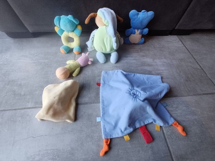 Lot doudous neuf pour bébé - photo numéro 2
