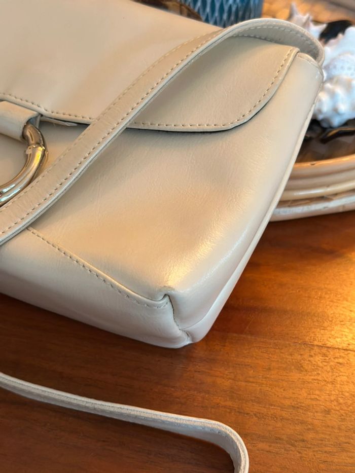 Sac bandoulière en cuir blanc crème cercle argenté – Vintage Made in France - photo numéro 13