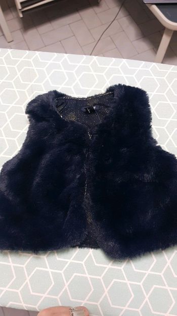 Gilet en fausse fourrure bleu marine