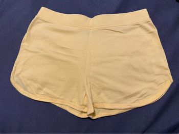 Short jaune