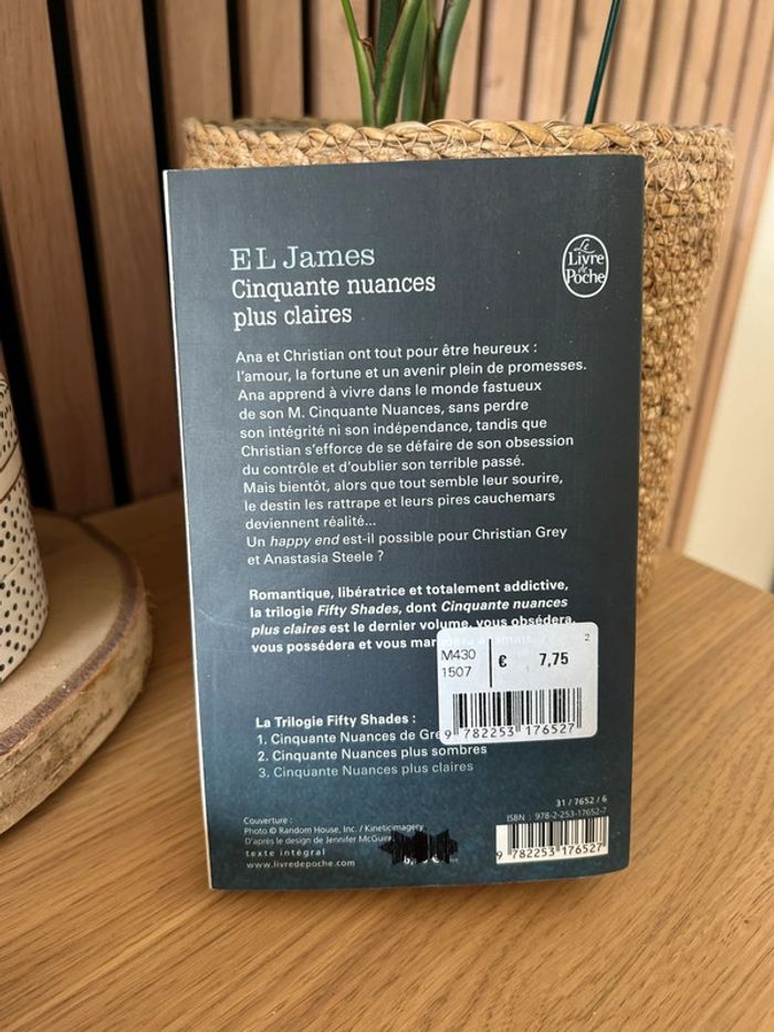 Livre Cinquante nuances plus claires - photo numéro 2