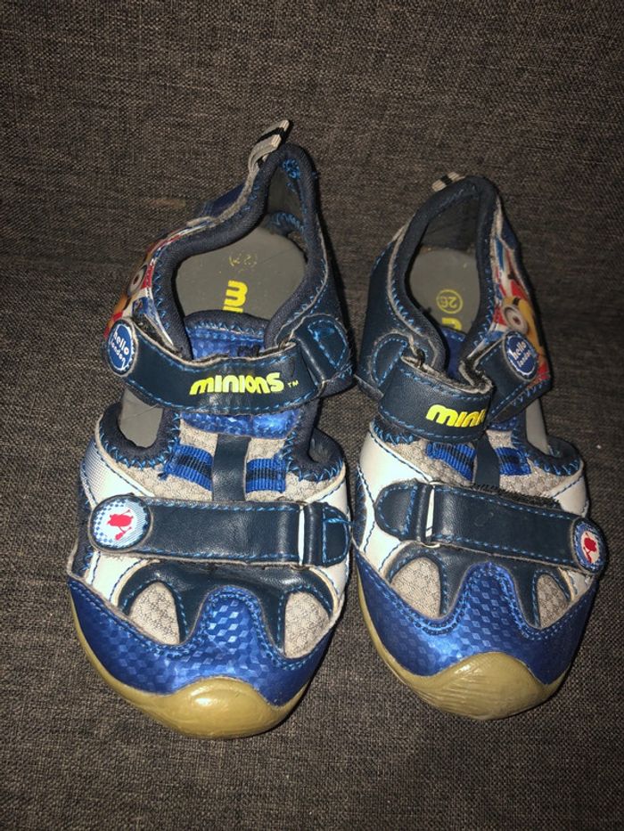 Sandale / taille 26 / minions