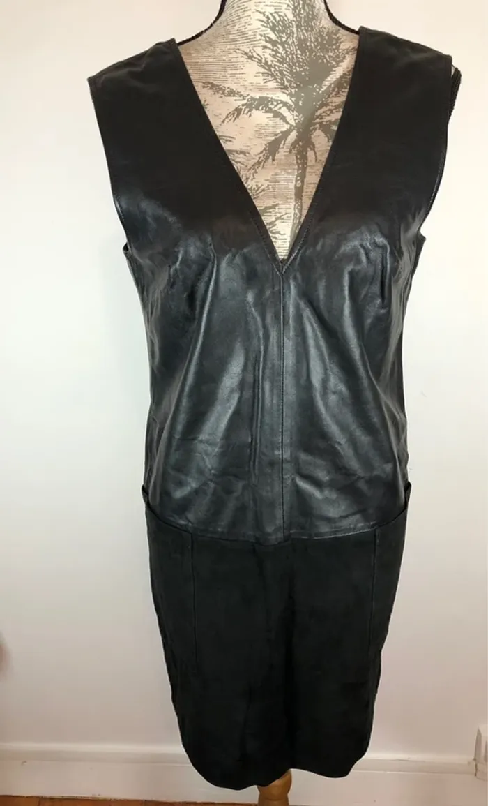 Robe en cuir véritable