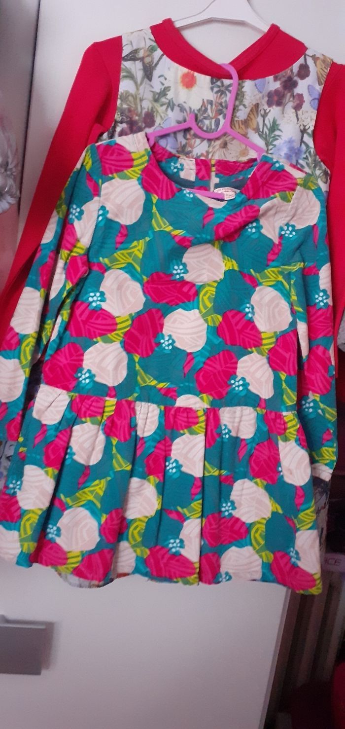 Vends 5 robe 5/6Ans en lot ou individuel si possible - photo numéro 3