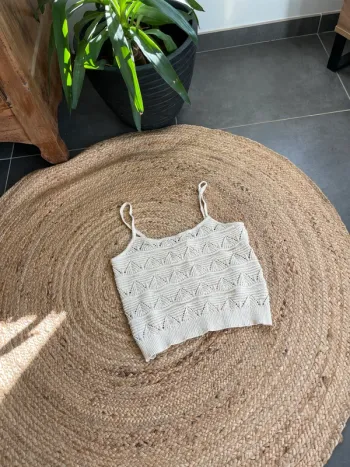 Top crochet / Débardeur en tricot beige
