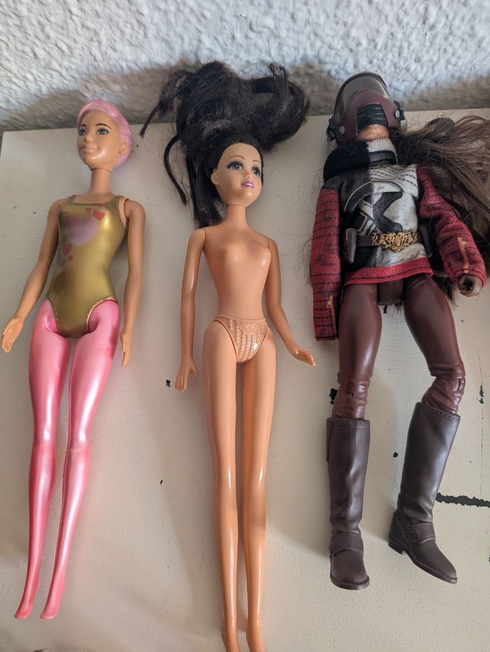 Lot Barbie poupées et accessoires - photo numéro 2