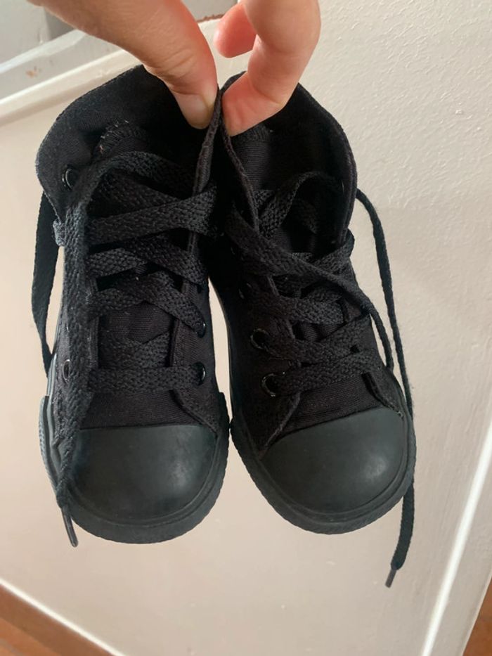Baskets Converse Noir All Star en pointure 22 - photo numéro 5