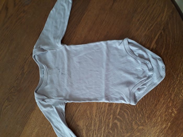 Vêtements fille 18 mois : 3 robes , 1 body - photo numéro 3