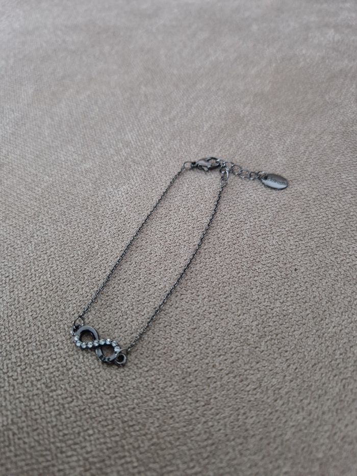 Bracelet signe infini gris foncé argenté Claire's - photo numéro 4