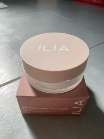Poudre fixatrice maquillage Soft Focus Finishing powder - ILIA