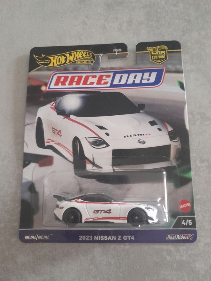 Hot Wheels 2023 Nissan Z GT4 Premium - photo numéro 1